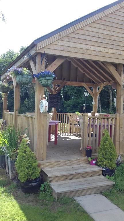 Woodlands House 3*
